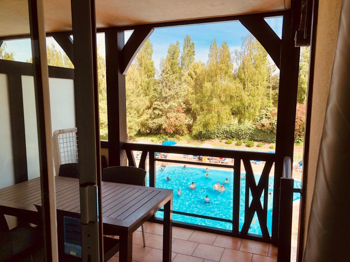 Bel appartement cosy en résidence avec piscine Deauville Exterior foto